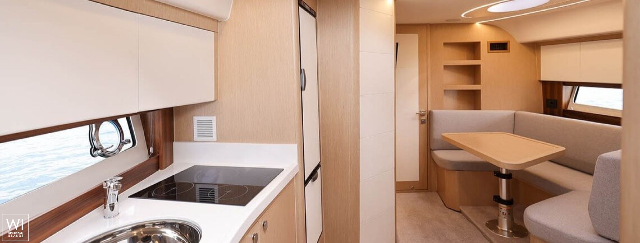 Power 44 Focus Interior 5