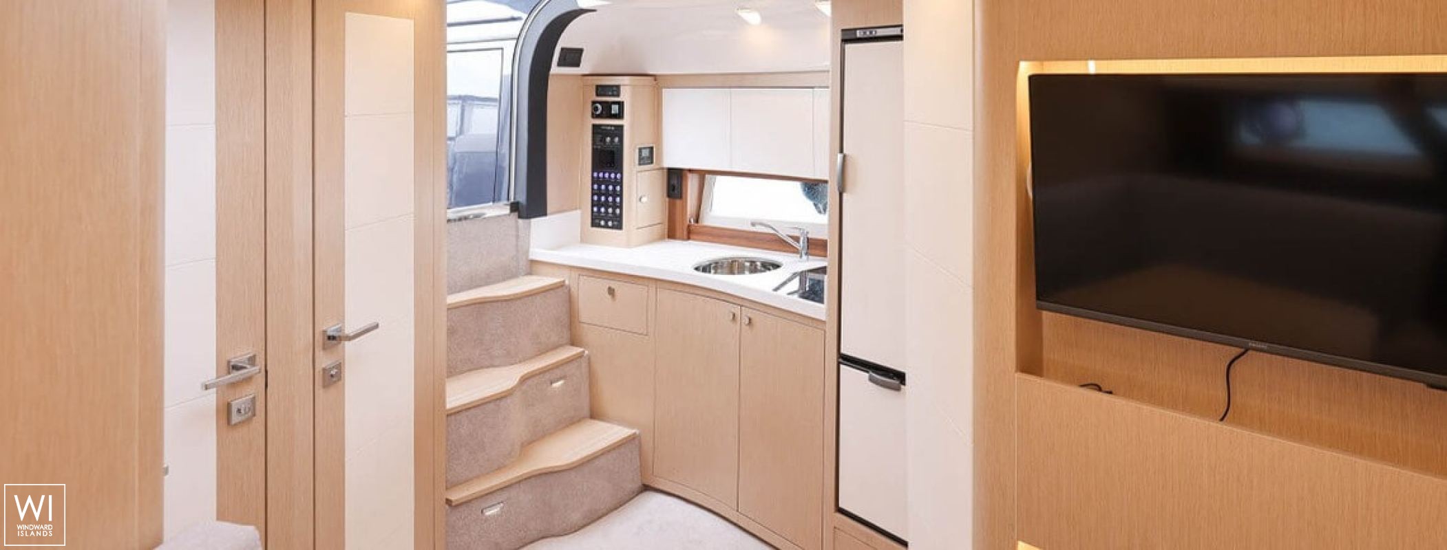 Power 44 Focus Interior 6