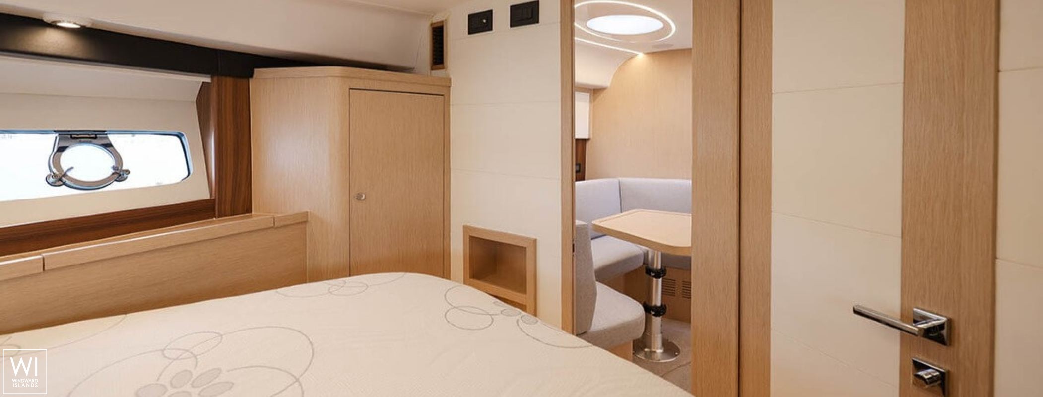 Power 44 Focus Interior 9