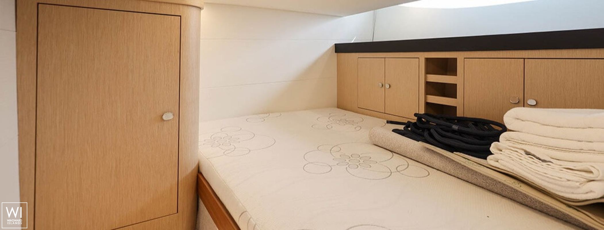 Power 44 Focus Interior 10