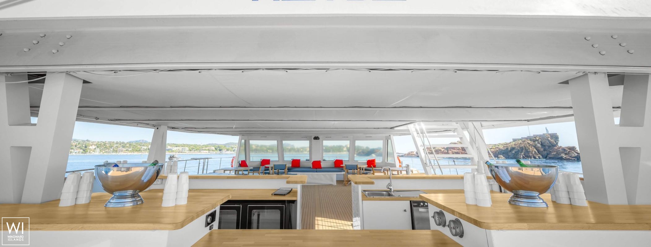 MAÑANA  TMI Catamaran 20m Interior 18