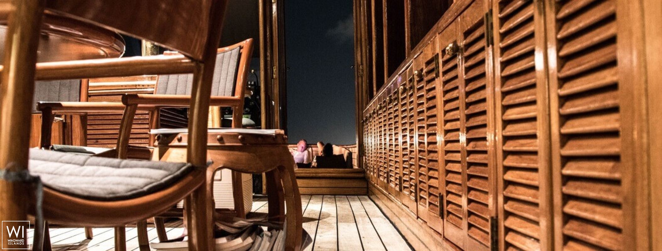 MAHA BHETRA   Motoryacht Thai-crafted wooden hull Interior 16