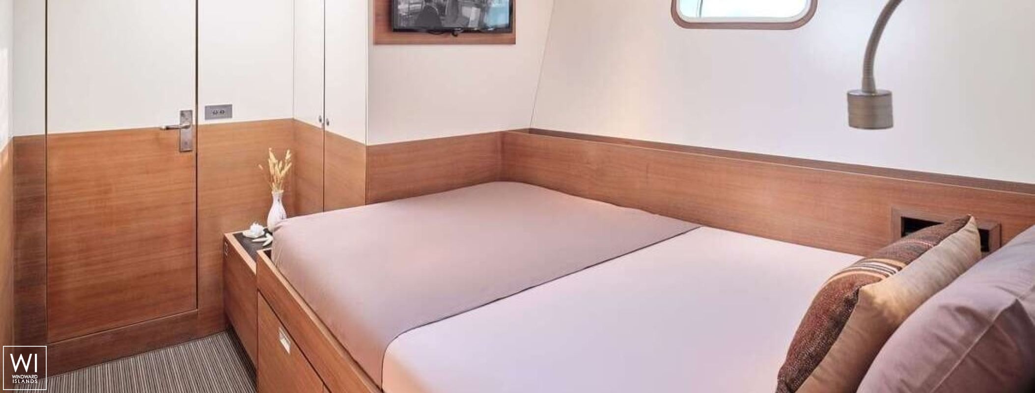 AIZU  Trehard Marine Yacht 30m Interior 16