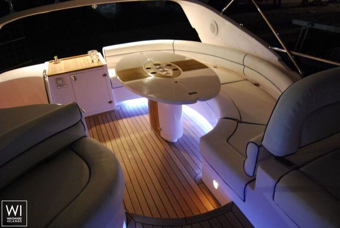 ADAMO  Riviera yachts Riviera 55 Interior 5