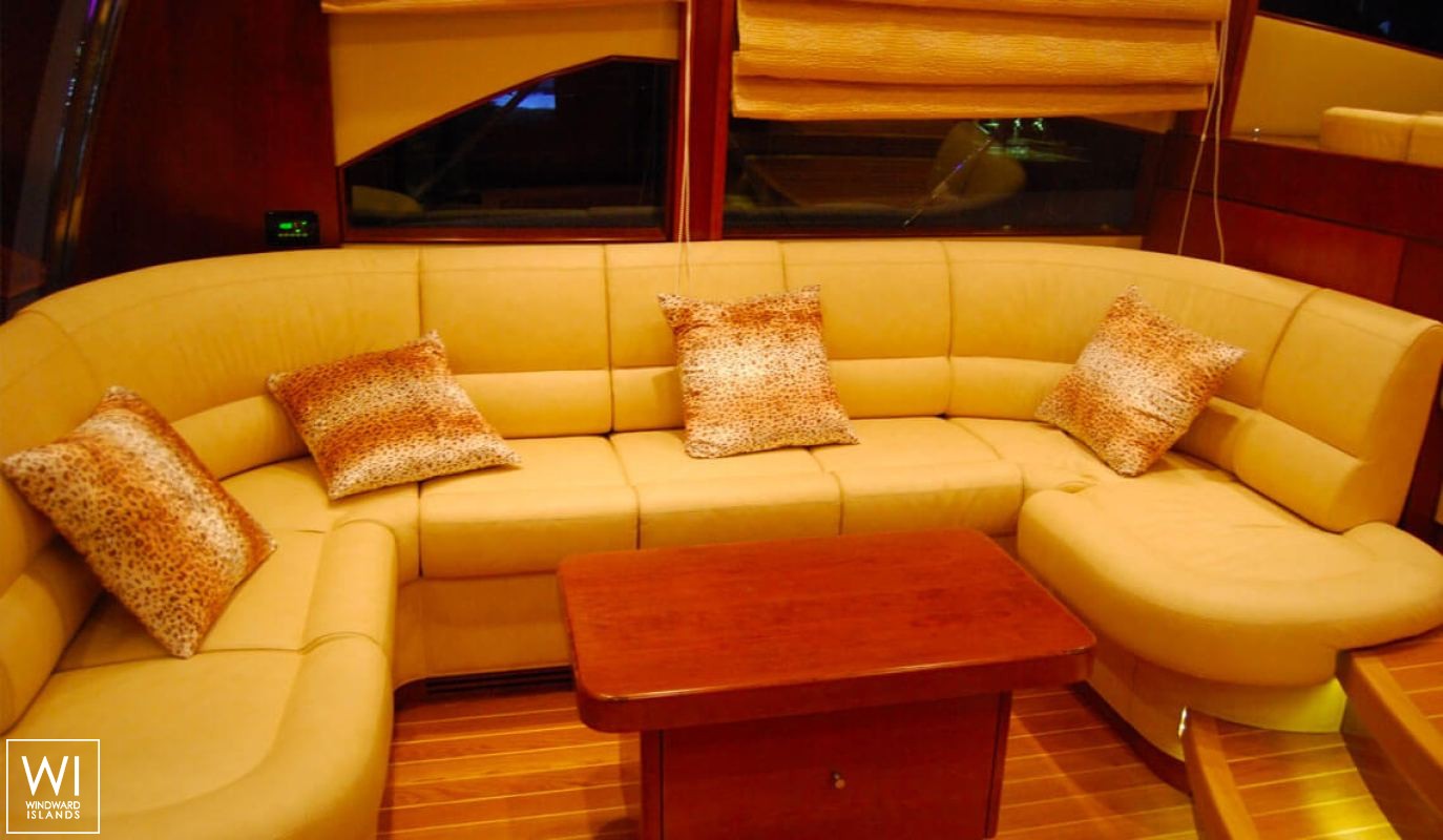 ADAMO  Riviera yachts Riviera 55 Interior 10