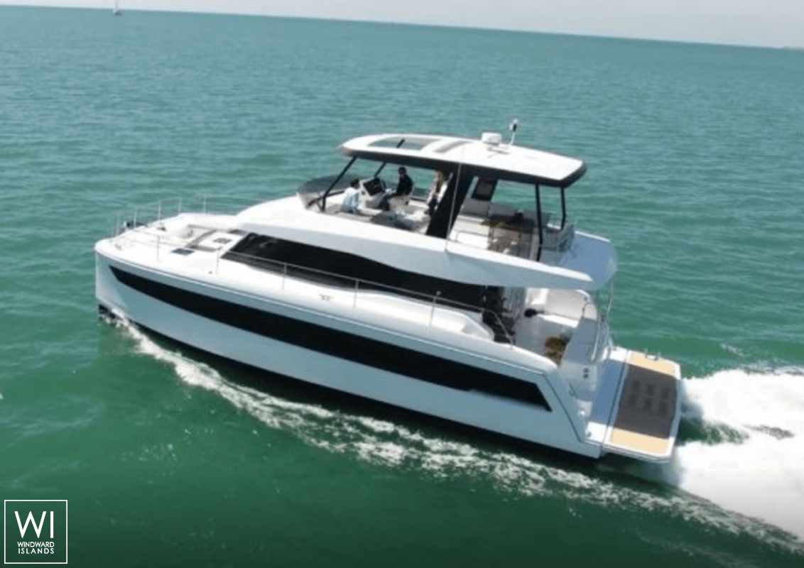 MY 48 Powercat Fountaine Pajot Exterior 3