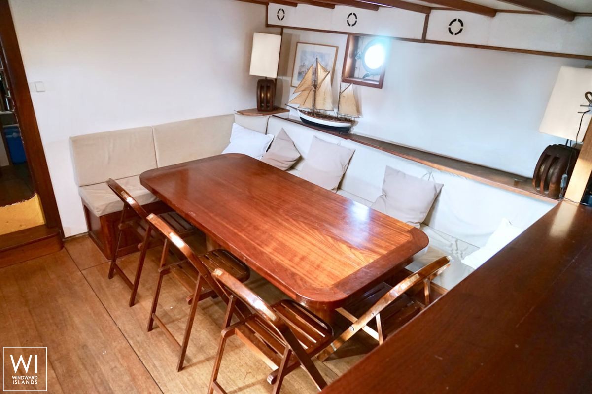 Le don du vent  Burmeistewerf  Ketch Aurique 24m Interior 1