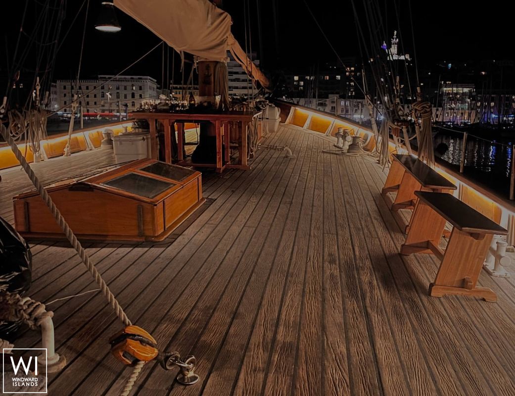 Le don du vent  Burmeistewerf  Ketch Aurique 24m Interior 1