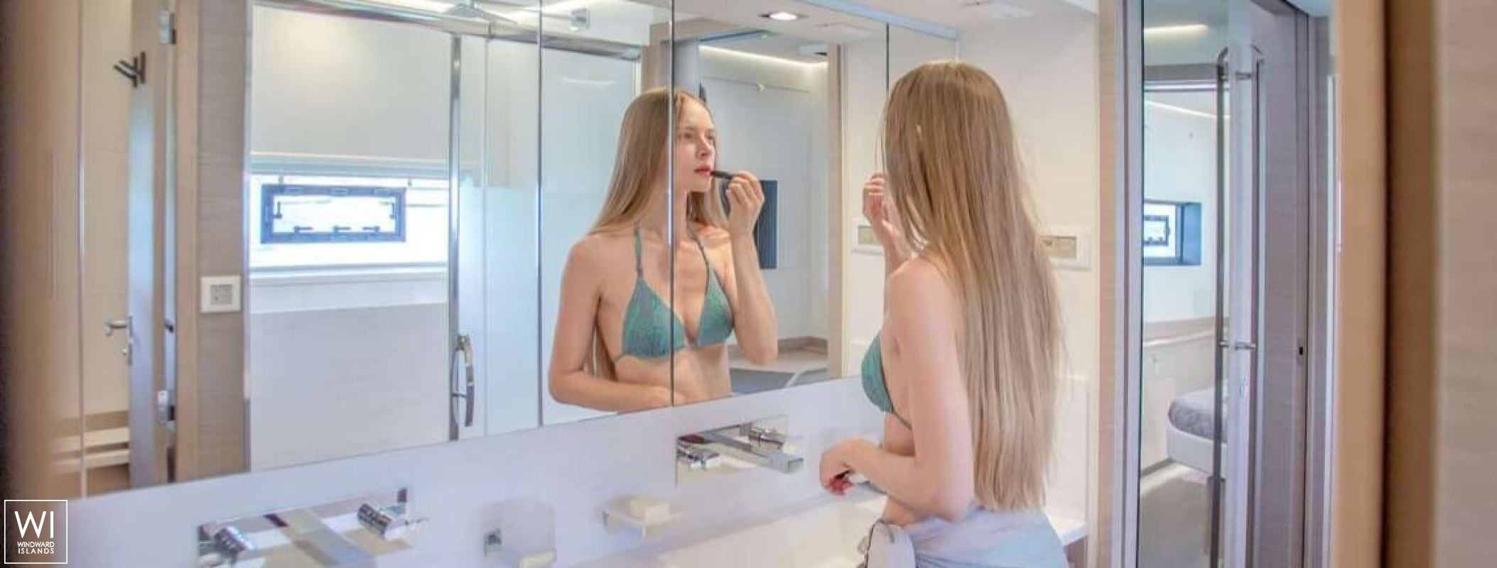 D2  Fountaine Pajot Power 67 Interior 17