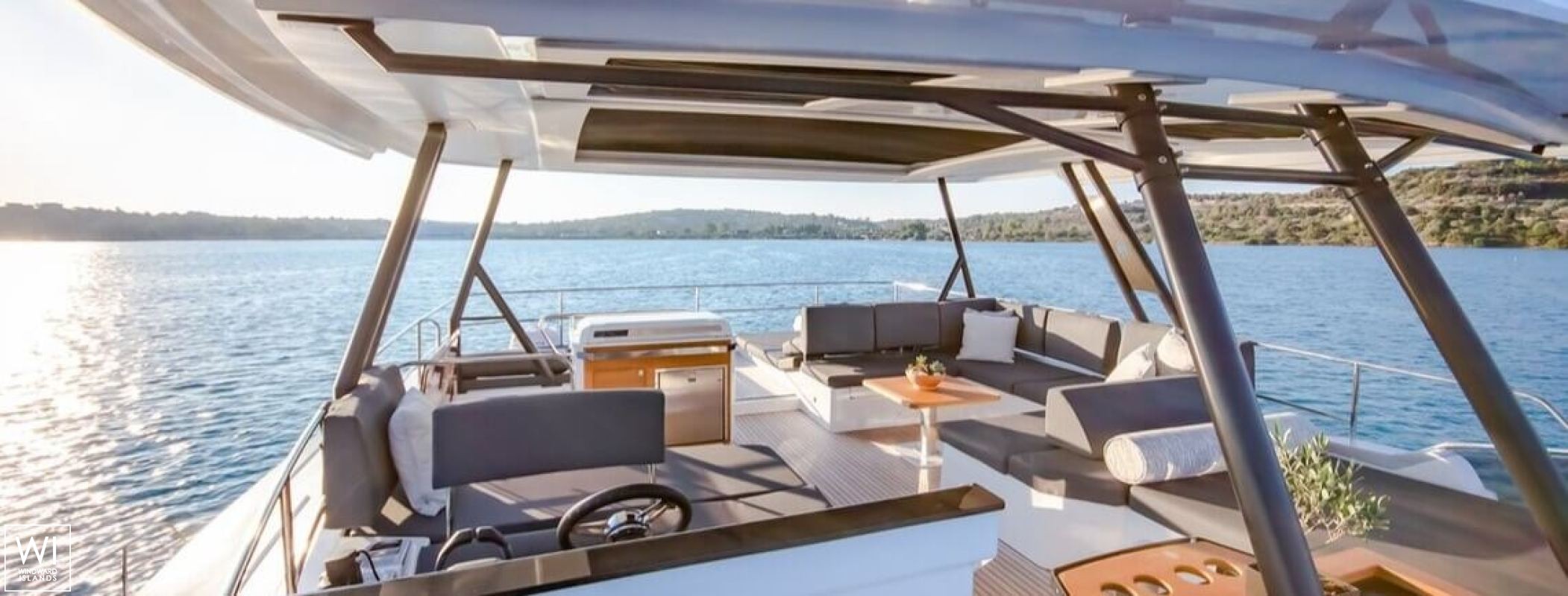 DOMPE  Fountaine Pajot Power 67 Exterior 12