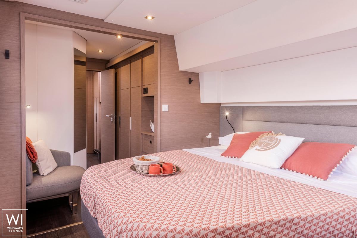 Aura 51 Fountaine Pajot Interior 2