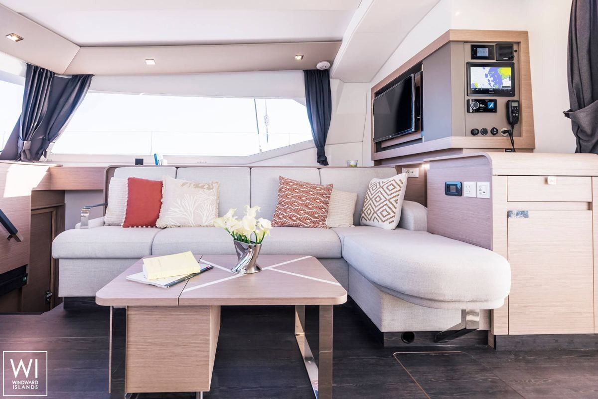 Aura 51 Fountaine Pajot Interior 6