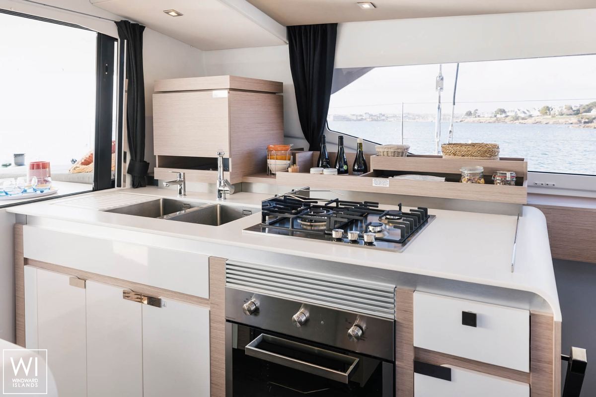 Aura 51 Fountaine Pajot Interior 8