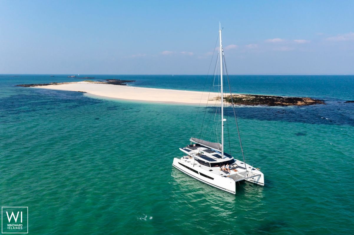 Aura 51 Fountaine Pajot Exterior 2