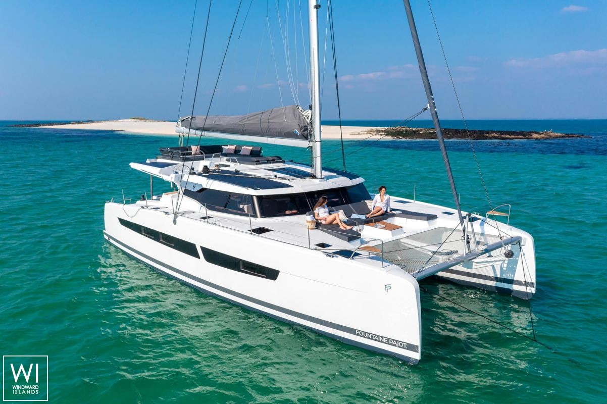 Aura 51 Fountaine Pajot Exterior 3