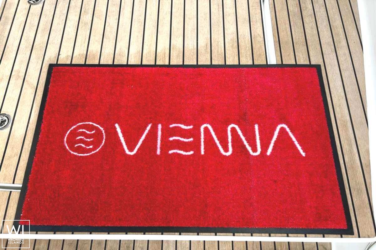 VIENNA  Fountaine Pajot Aura 51 Exterior 6