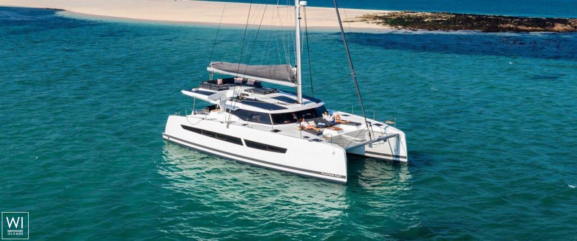 VIENNA  Fountaine Pajot Aura 51 Exterior 5