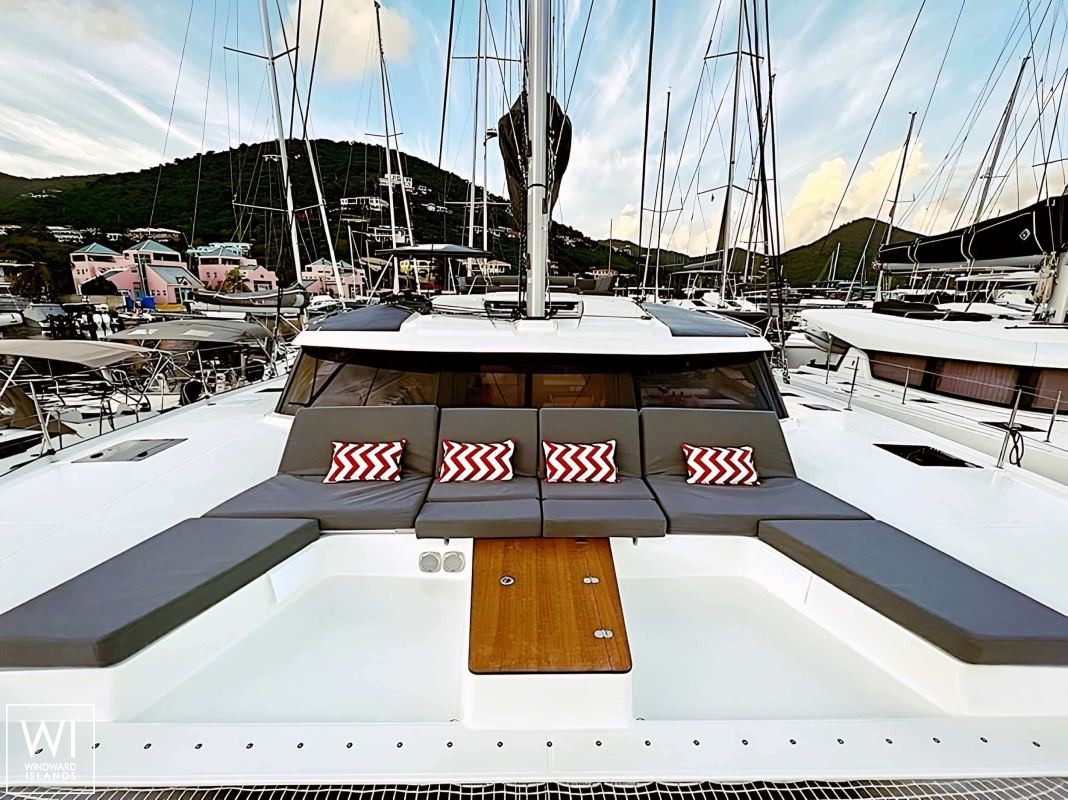 VIENNA  Fountaine Pajot Aura 51 Exterior 13