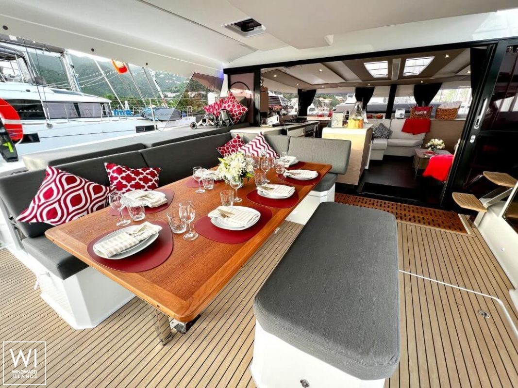VIENNA  Fountaine Pajot Aura 51 Interior 21