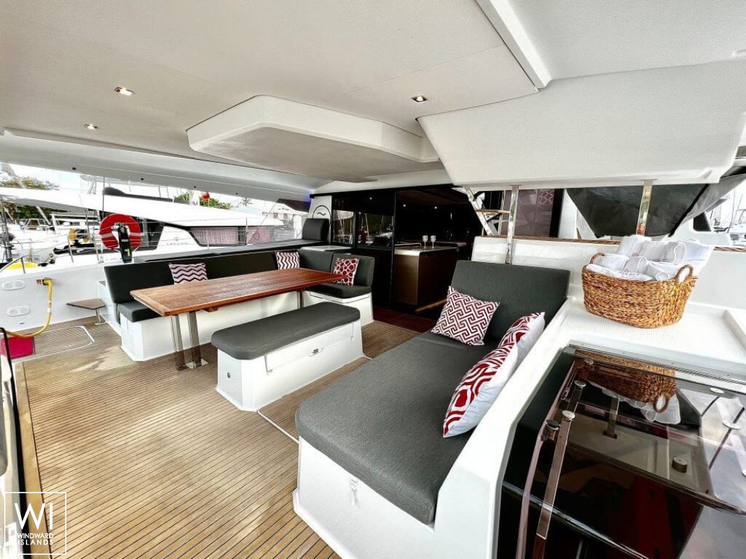 VIENNA  Fountaine Pajot Aura 51 Interior 23