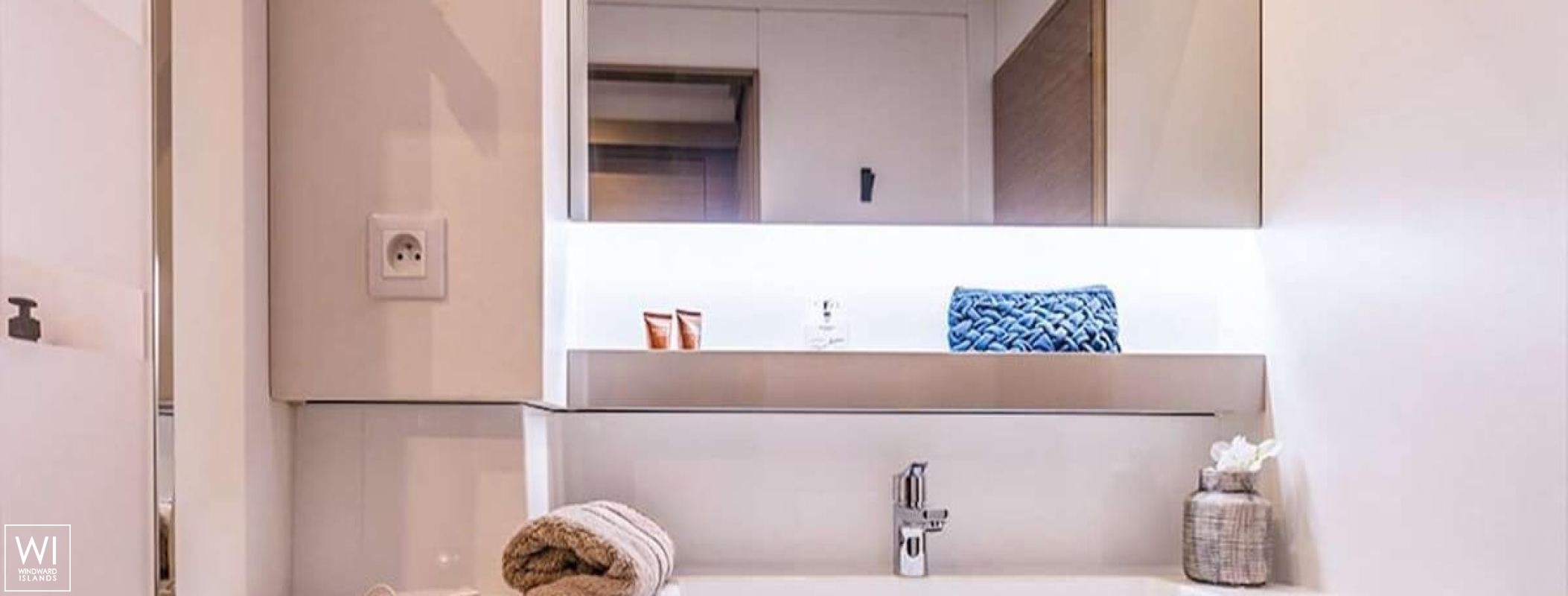 TEDAVI  Fountaine Pajot Aura 51 Interior 24