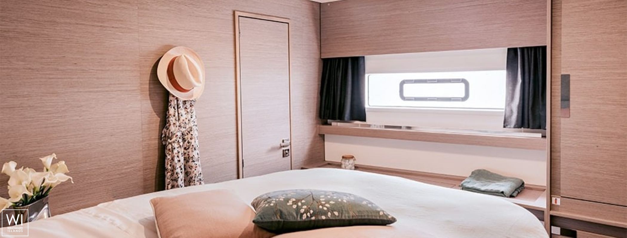 Ocean Eye  Fountaine Pajot Aura 51 Interior 10