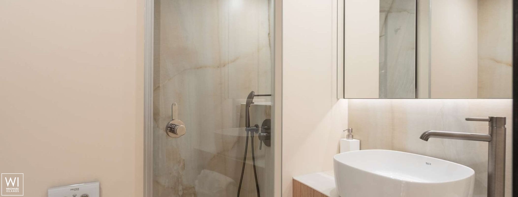 Perfect Moon  Moon Yachts Catamaran 6TY Interior 13