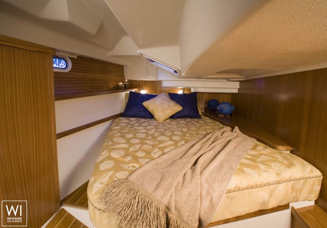 Catalina 445 Catalina Interior 1