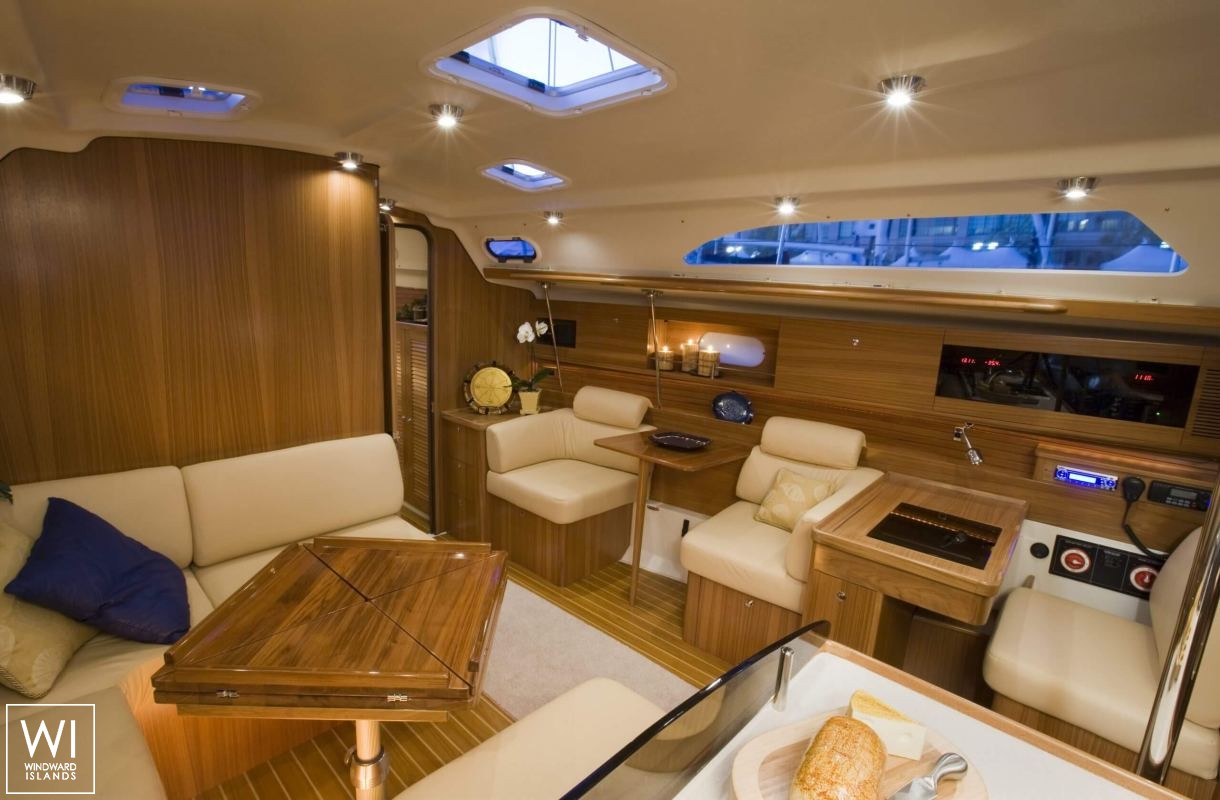 Catalina 445 Catalina Interior 5