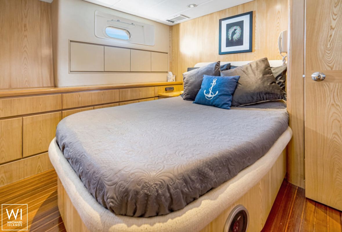 Nirvana  Vitec Yacht 21m Interior 10