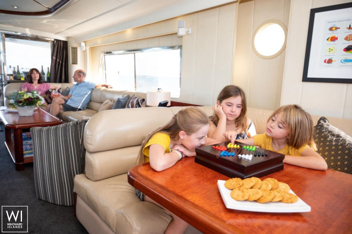 Nirvana  Vitec Yacht 21m Interior 15