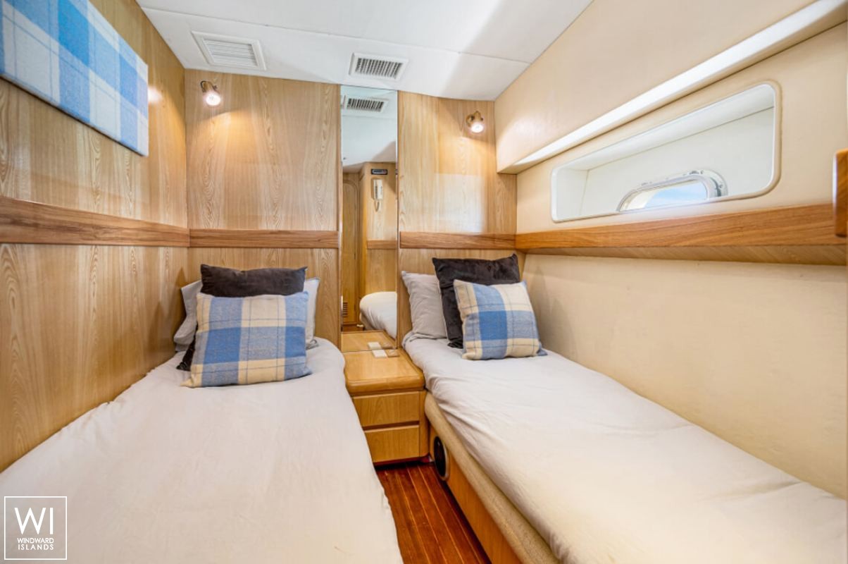 Nirvana  Vitec Yacht 21m Interior 17