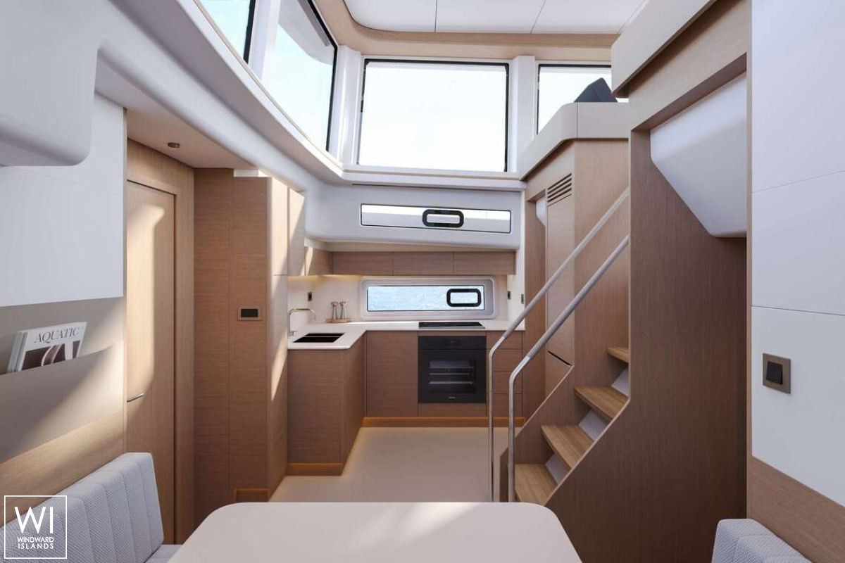 Lady D  Olympic Marine Power 60 Interior 7