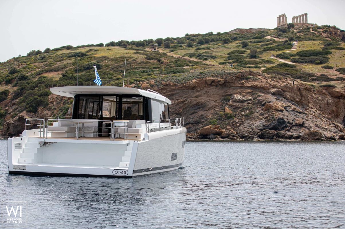 Lady D  Olympic Marine Power 60 Exterior 2