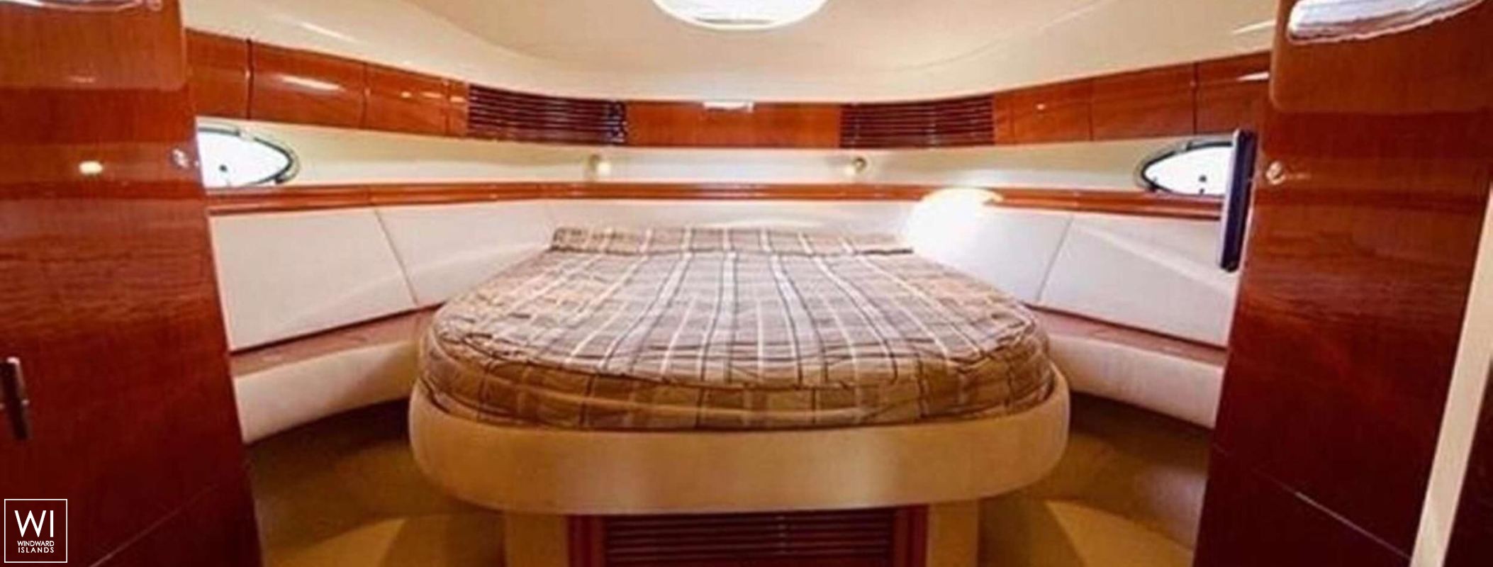 AGALIA  Fairline Yacht 51 Interior 1