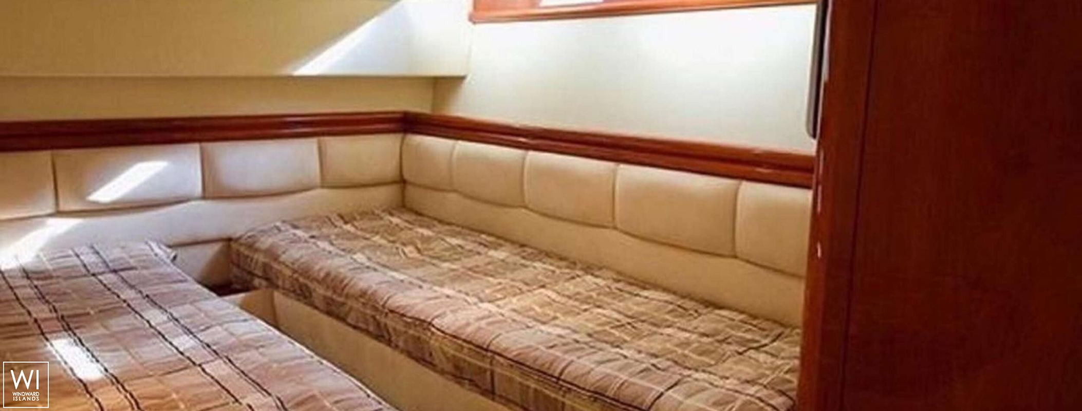 AGALIA  Fairline Yacht 51 Interior 1