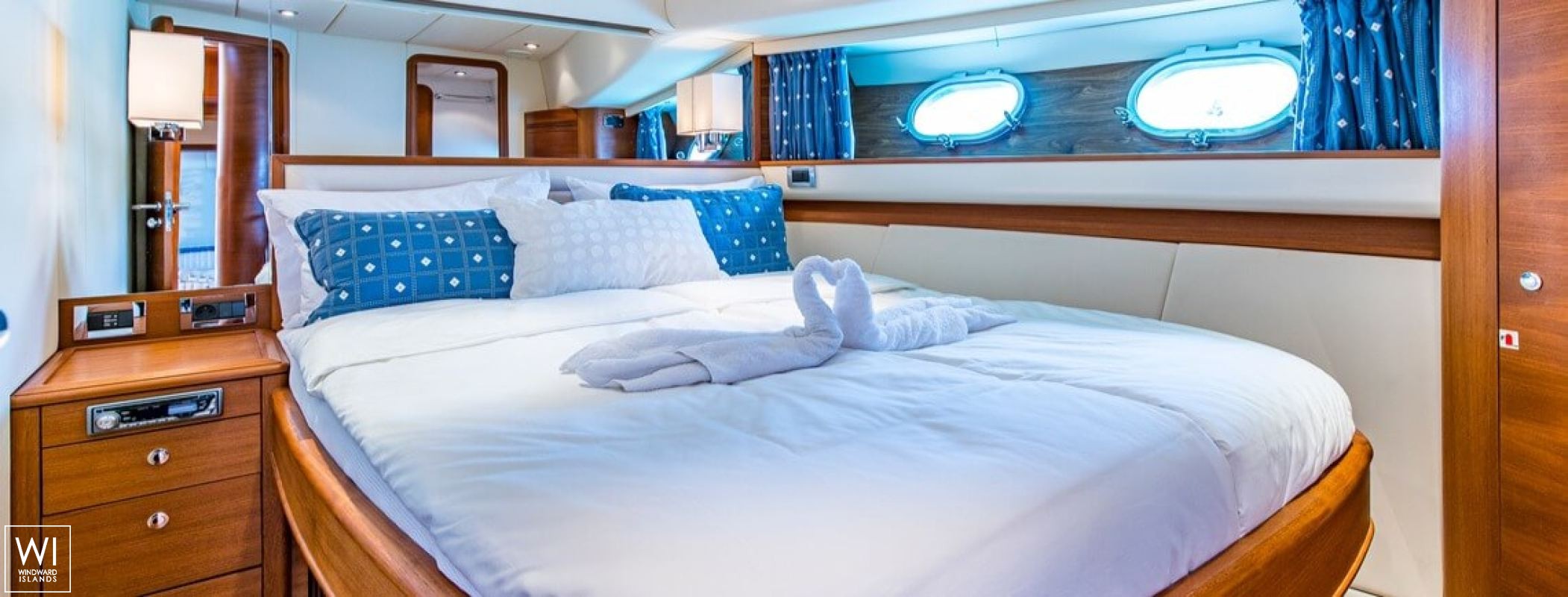 PARODIA II  Guy Couach Yacht 21m Interior 25