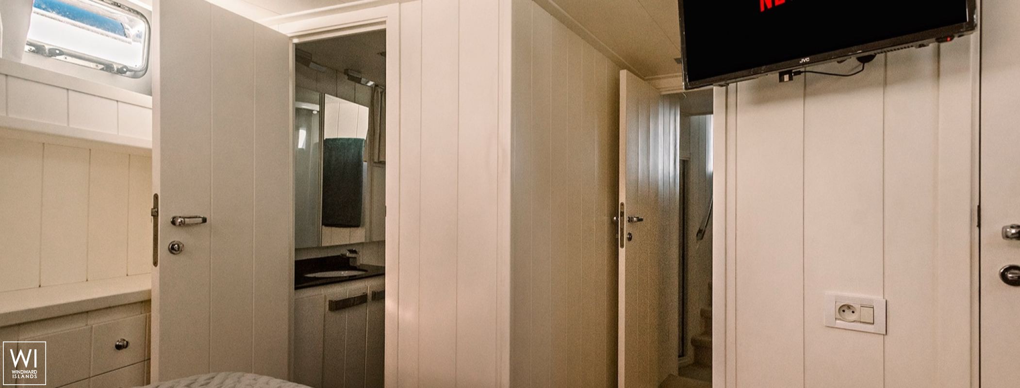 Flamenga   Riviera yachts Alaska 72 Interior 16