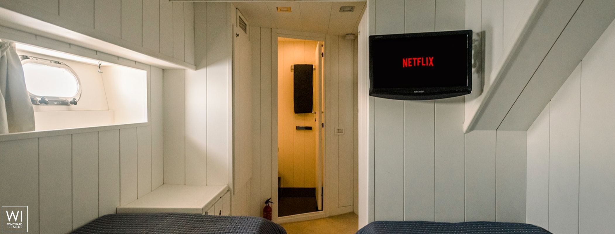 Flamenga   Riviera yachts Alaska 72 Interior 17