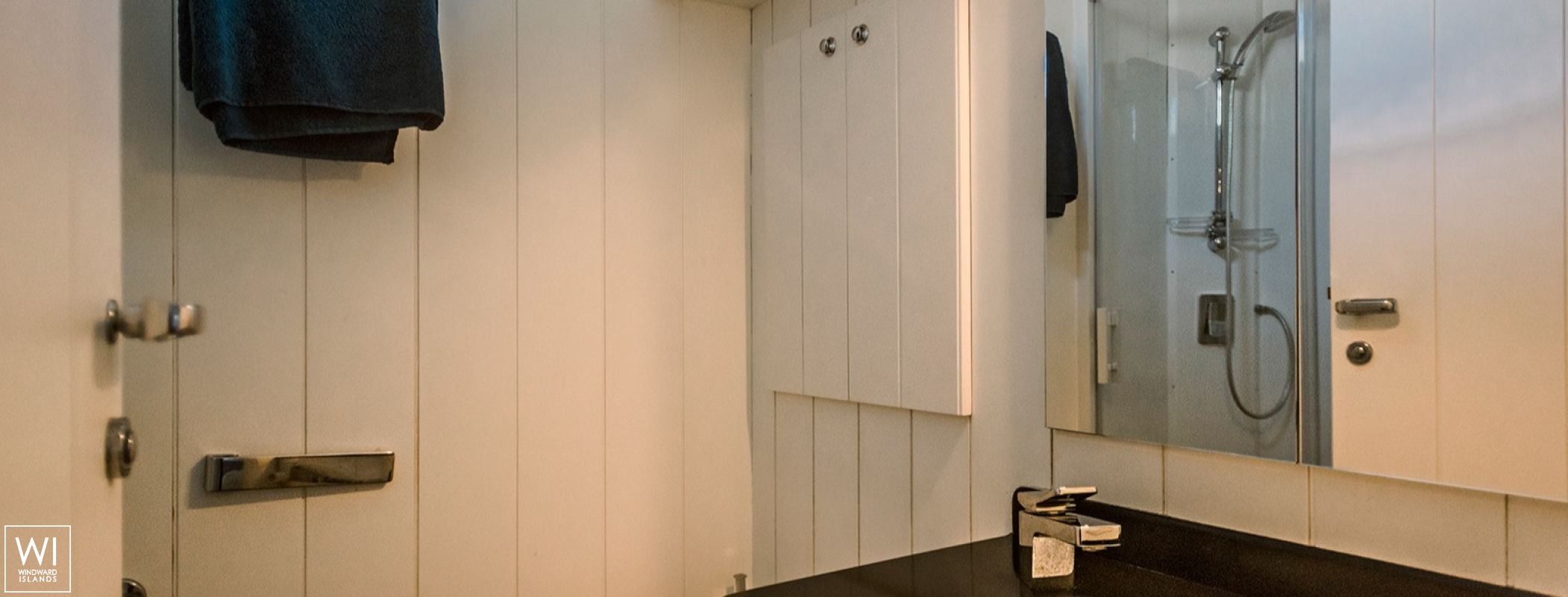 Flamenga   Riviera yachts Alaska 72 Interior 20