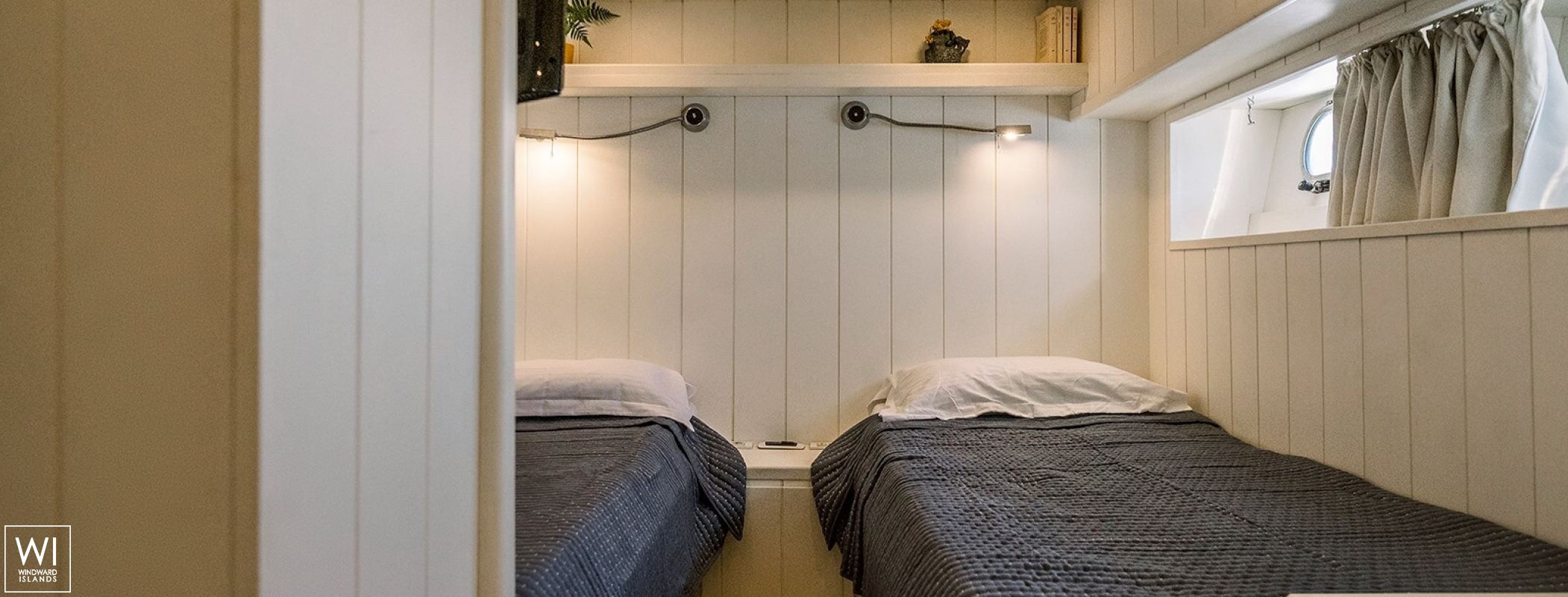 Flamenga   Riviera yachts Alaska 72 Interior 24