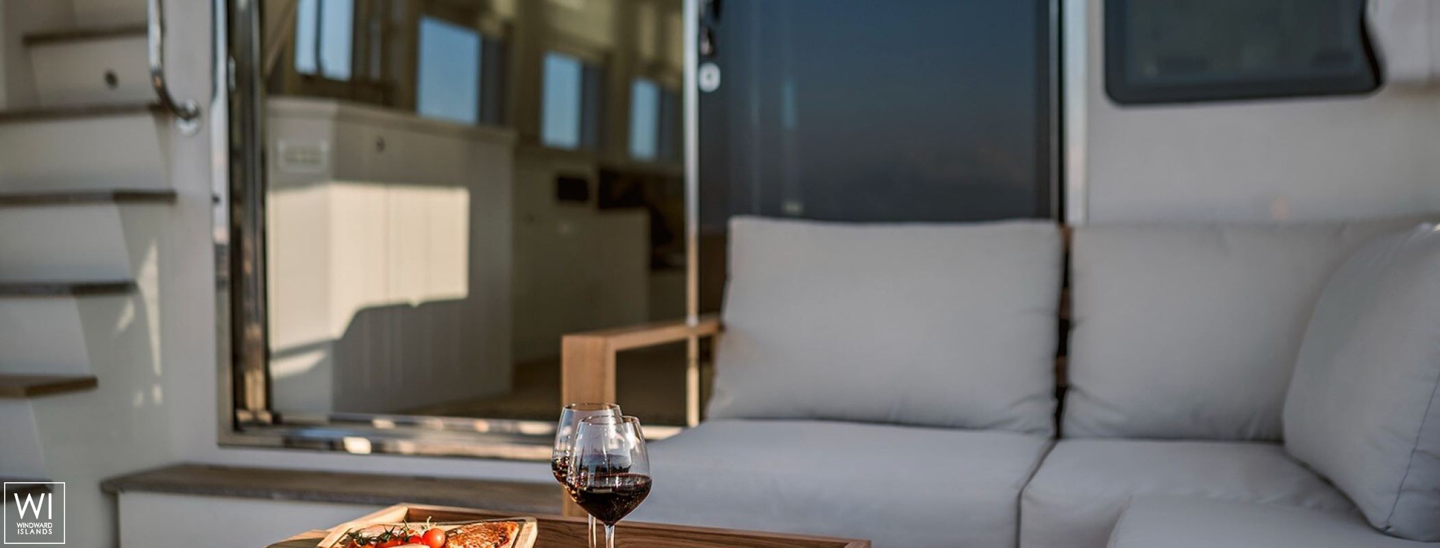 Flamenga   Riviera yachts Alaska 72 Interior 26