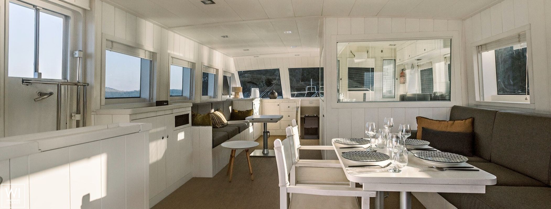 Flamenga   Riviera yachts Alaska 72 Interior 27