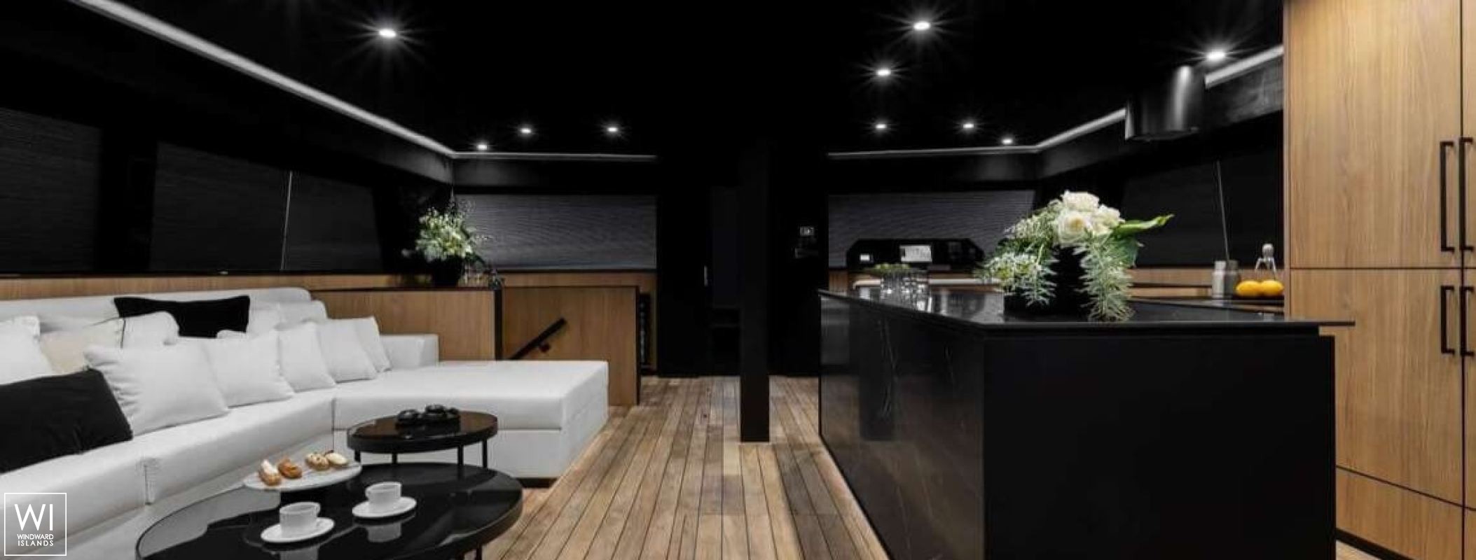 Moon Shadow (ex MISTRAL )  Catamaran 60 Interior 12