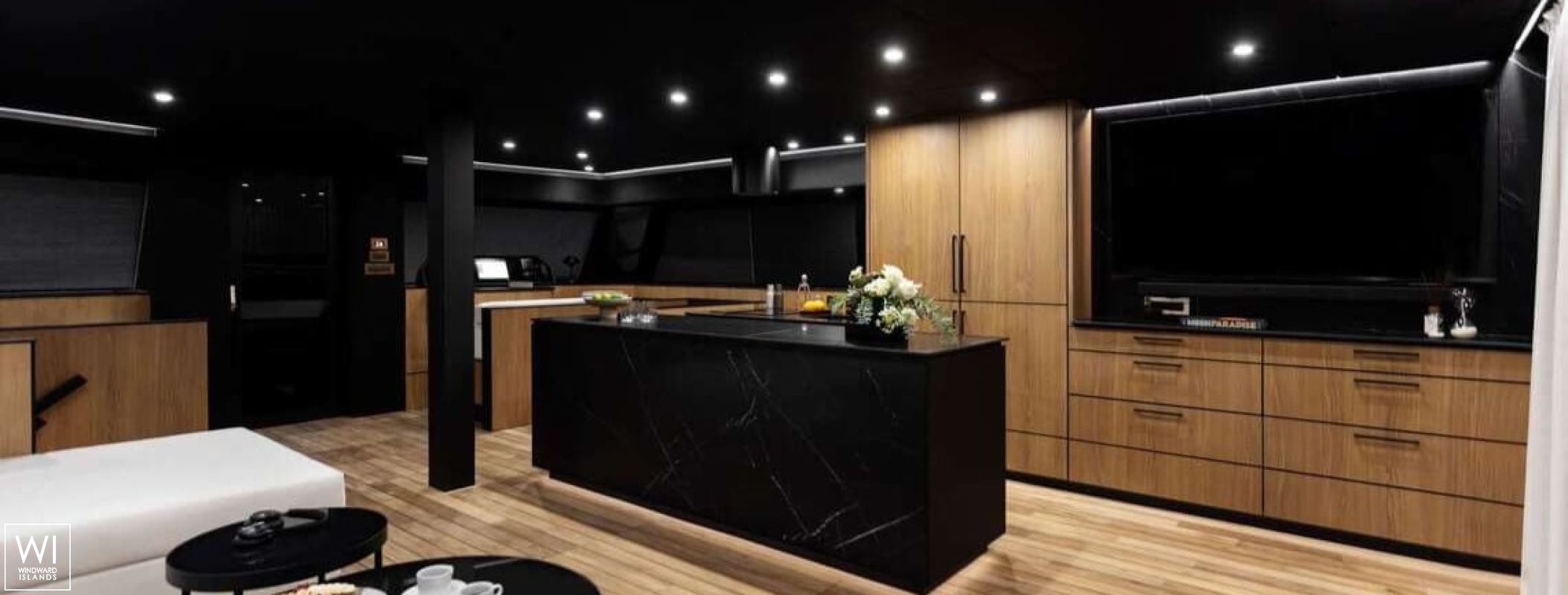 Moon Shadow (ex MISTRAL )  Catamaran 60 Interior 13