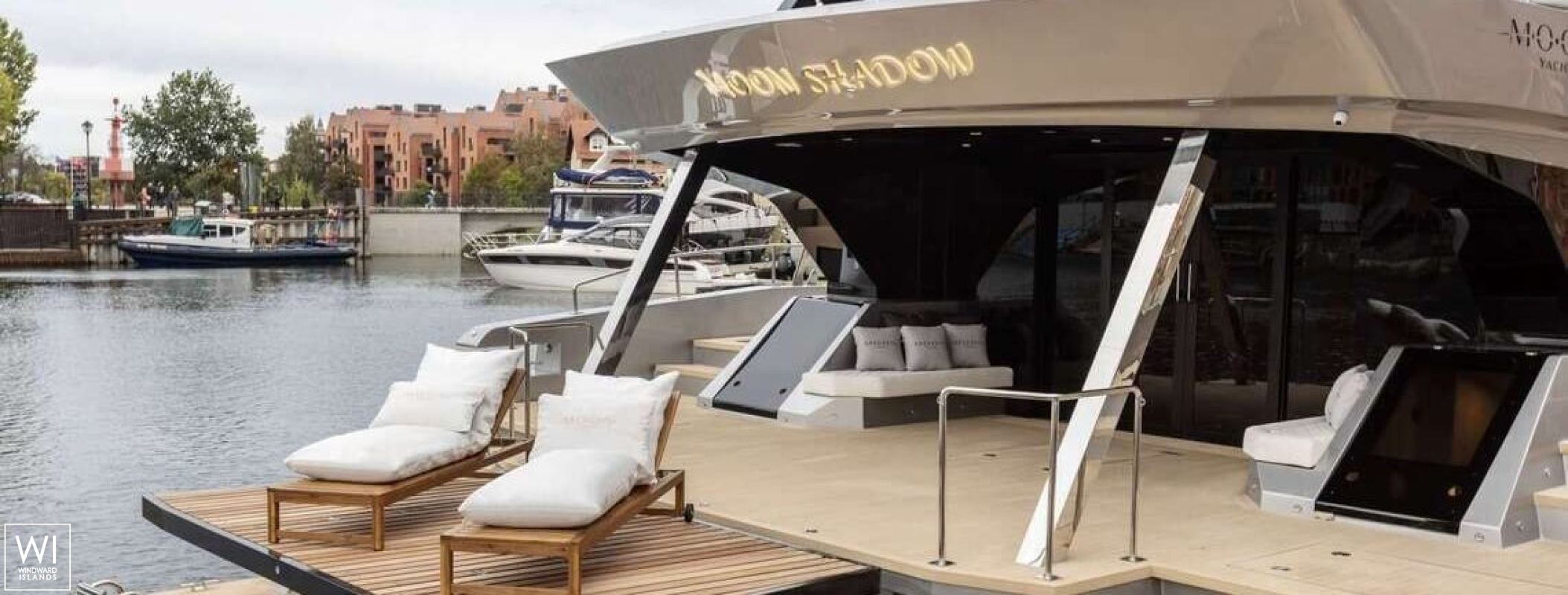 Moon Shadow (ex MISTRAL )  Catamaran 60 Exterior 6