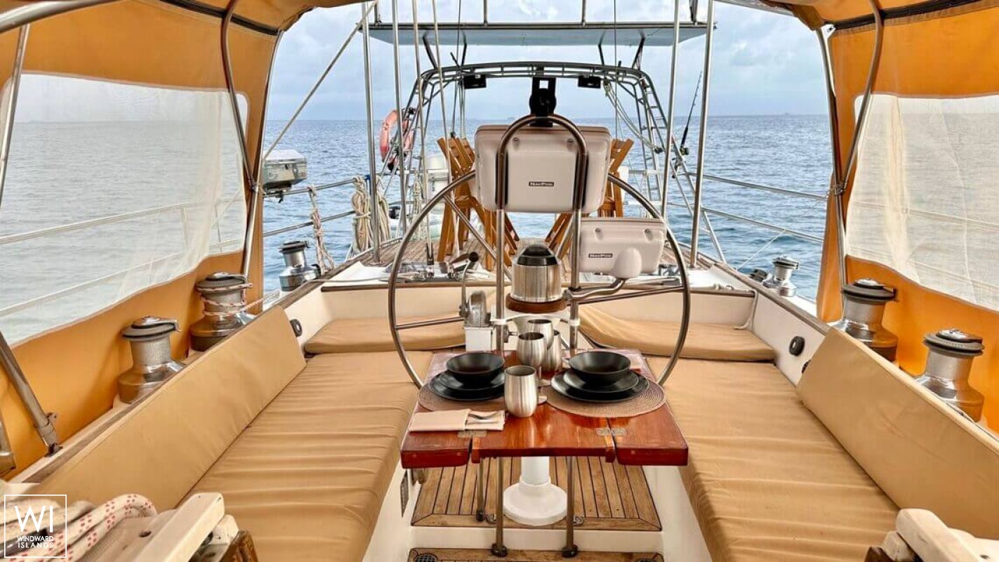 Blue Rhapsody  Ta Yang Yacht 58 Interior 1
