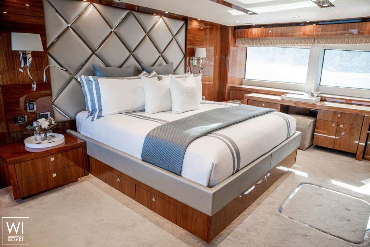 RASCAL  Sunseeker Predator 115 Interior 10