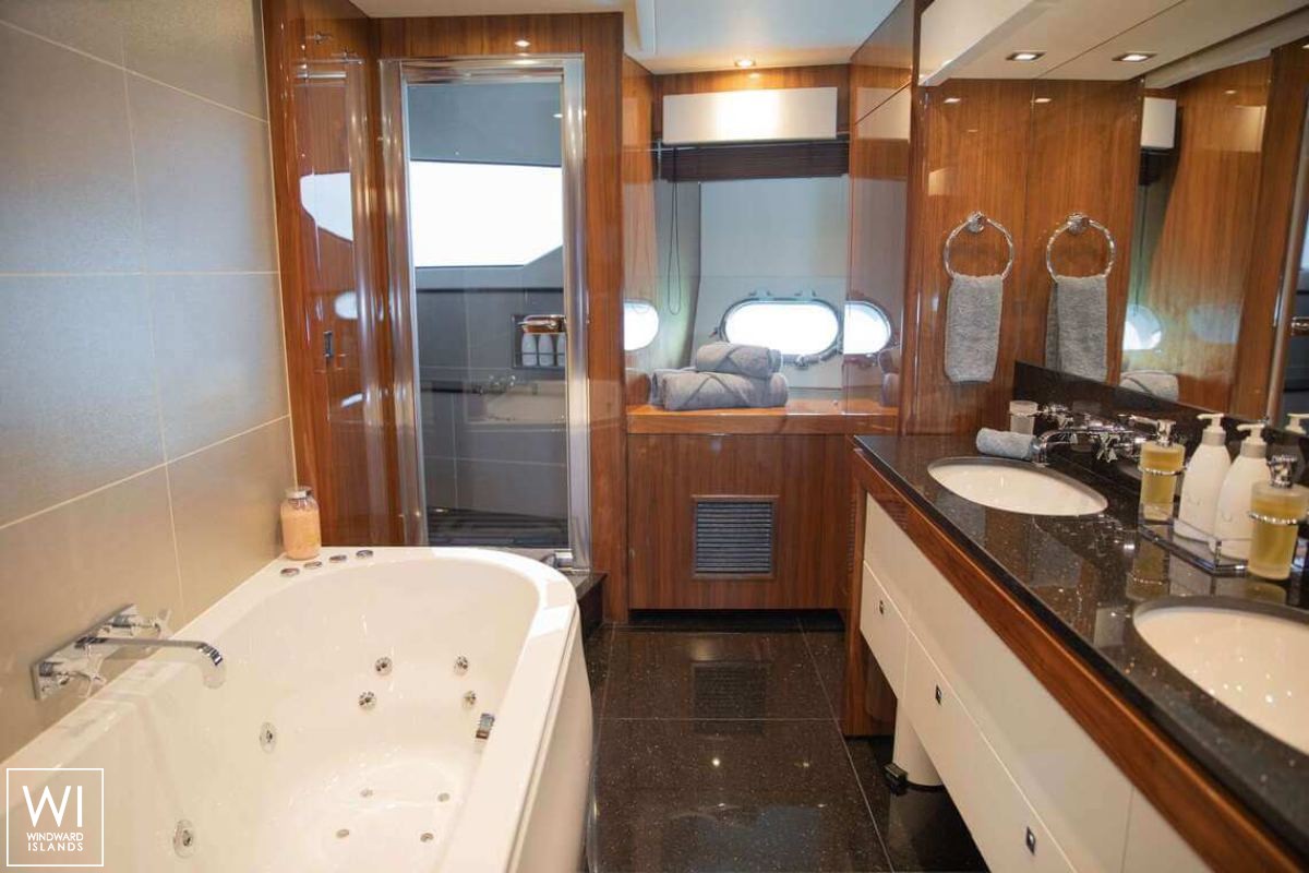 RASCAL  Sunseeker Predator 115 Interior 15