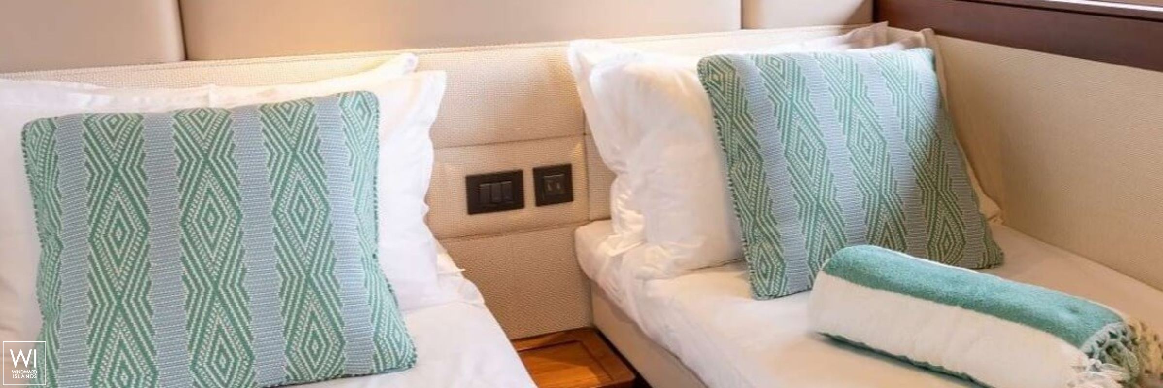 SORANA II  Princess Yachts Princess  81 Interior 1